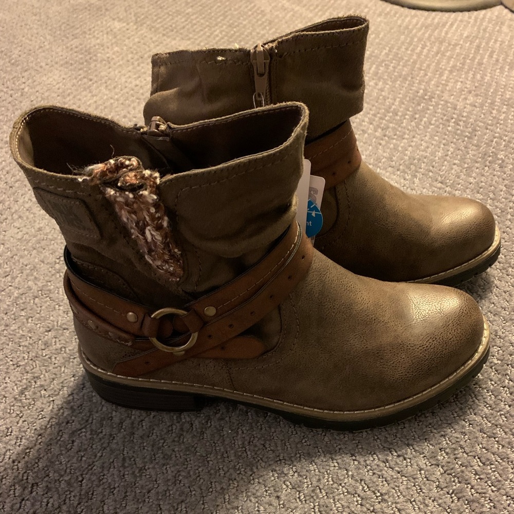 Muk luk boots